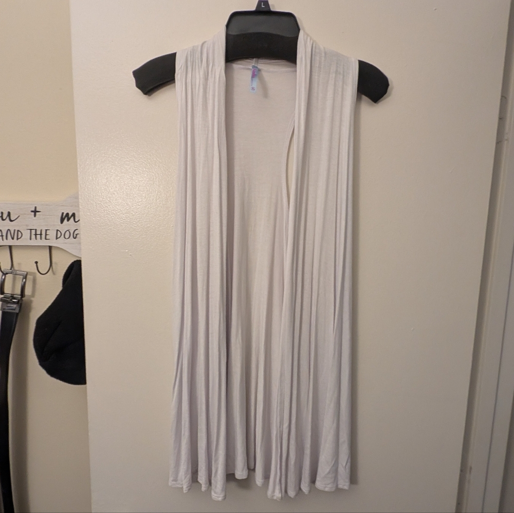 3/$10 White Sleeveless Open Front Vest